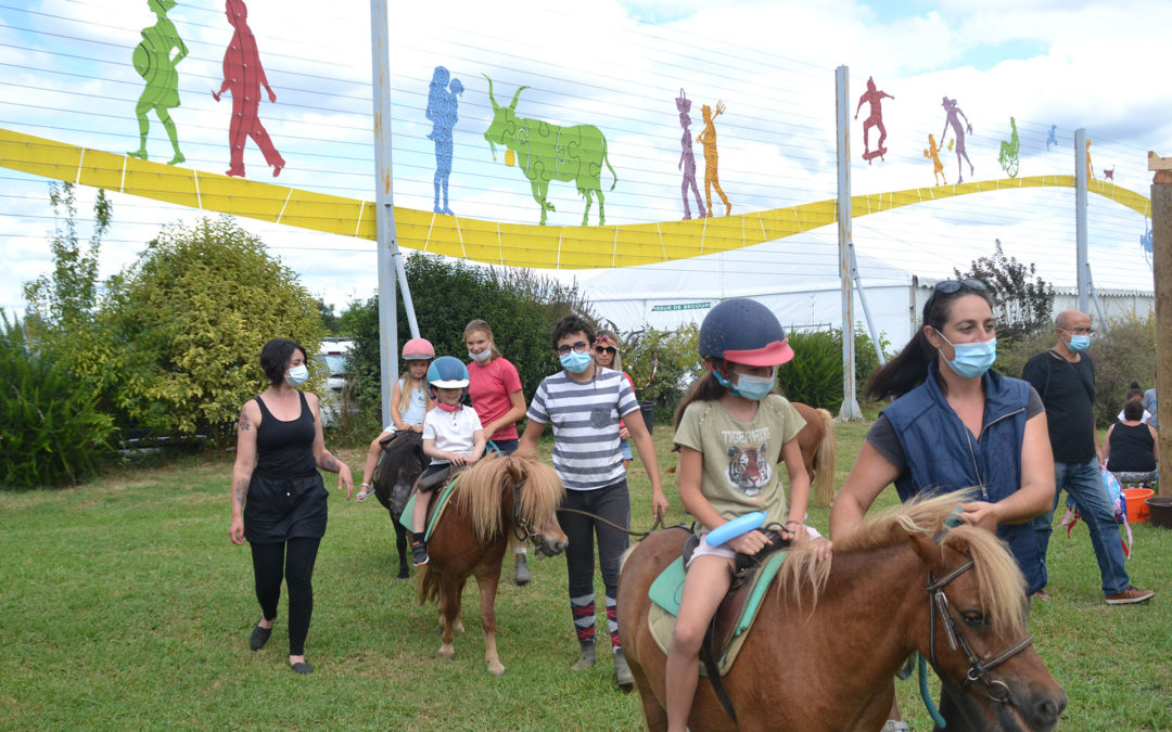 Balade à poney au Village Emmaüs Lescar-Pau