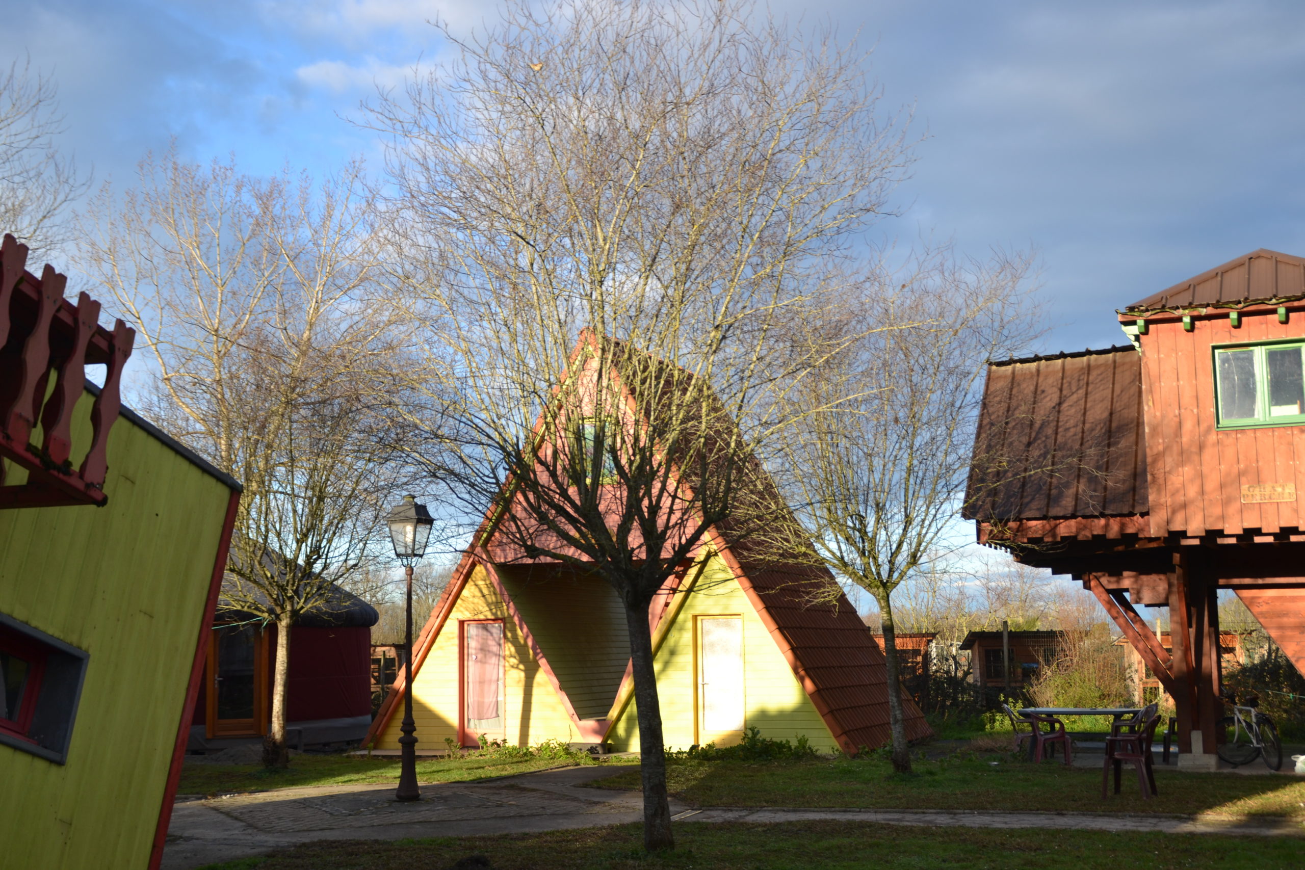 2021-02-04 yourte et maisons des benevoles (14)